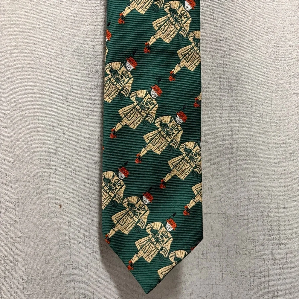 Green Novelty Men's Tie with Beige Vintage Golfer Character Motif